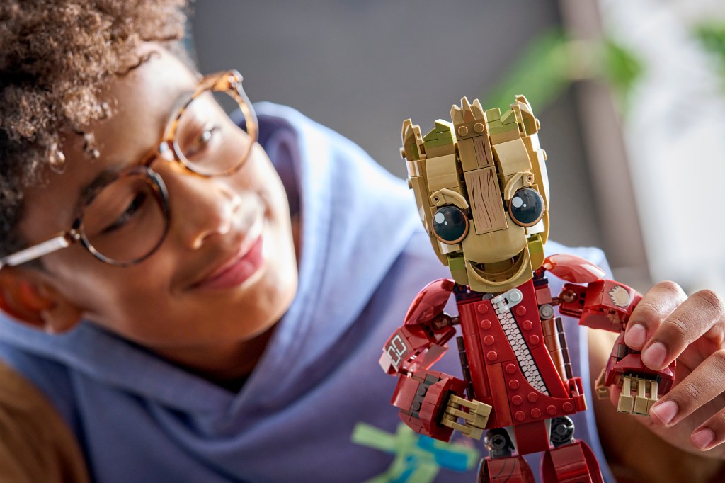 détails LEGO ǀ Marvel 76341 Groot en Tenue de Ravageur