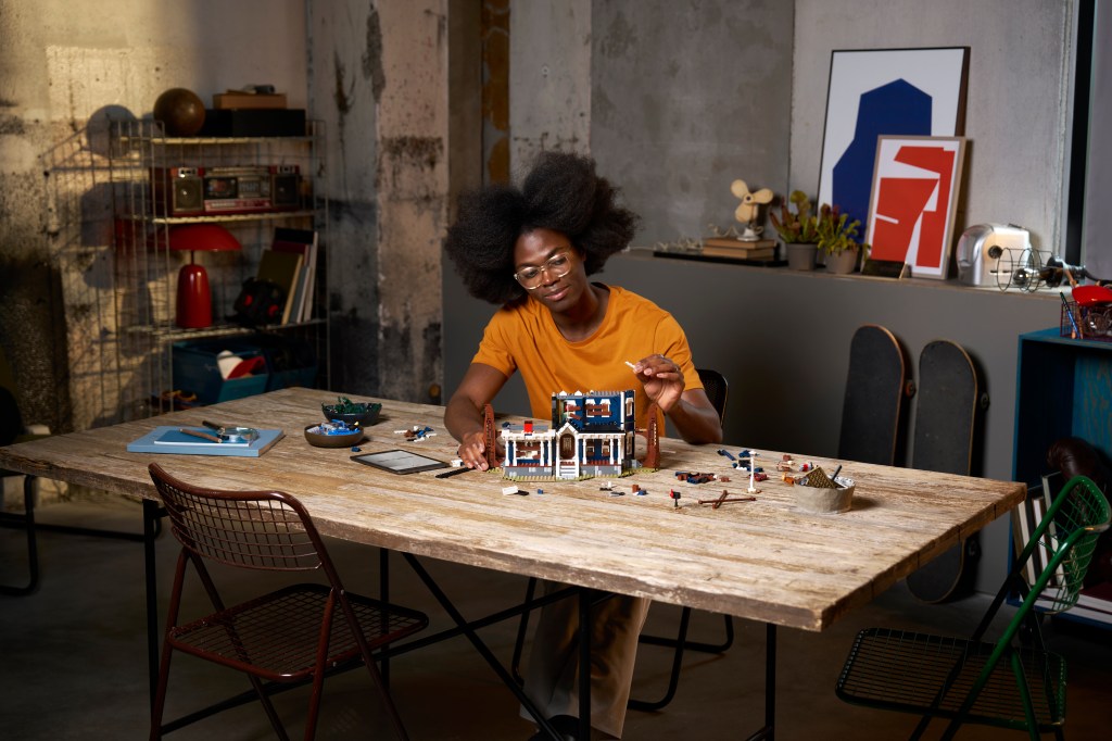 construction LEGO Icons Stranger Things 11370 La Maison Creel