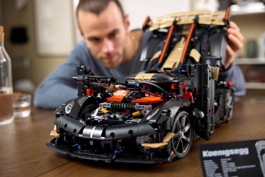 LEGO Technic 42232 Megacar Sadair's Spear de Koenigsegg