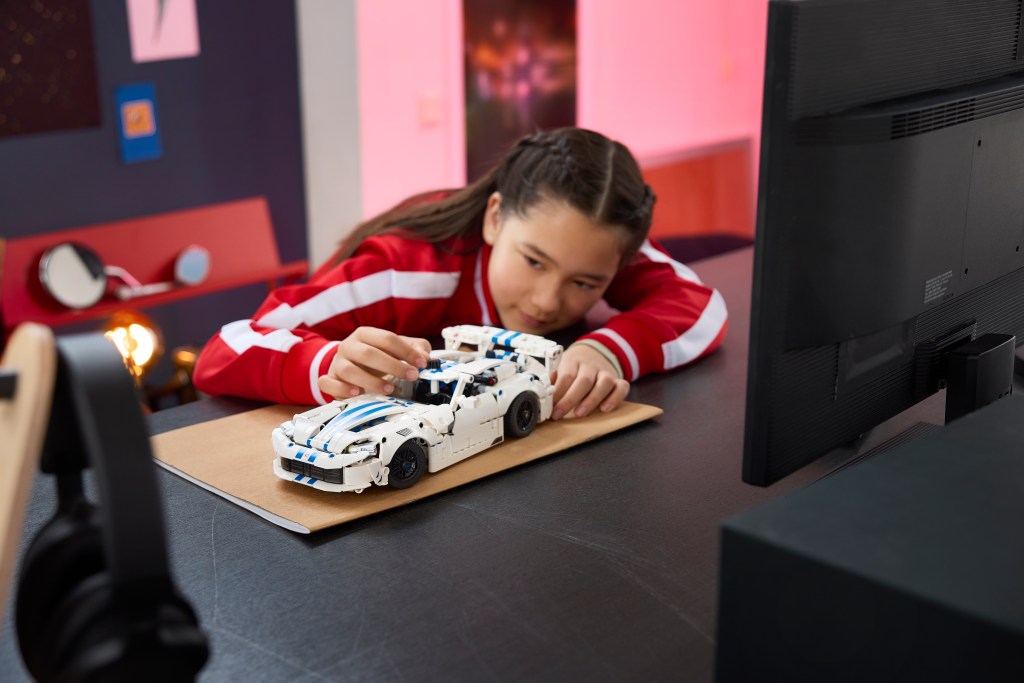 LEGO Technic 42234 Voiture de Sport Dodge Viper GTS-R