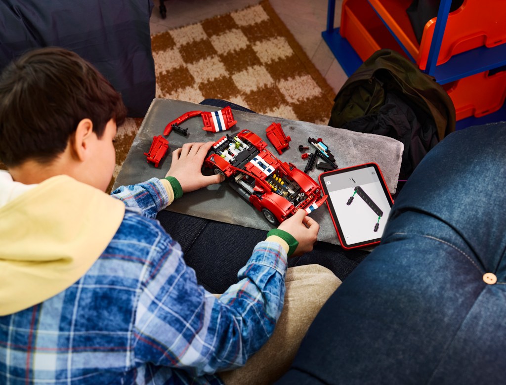 construction LEGO Technic 42235 Voiture Ferrari 488 PISTA