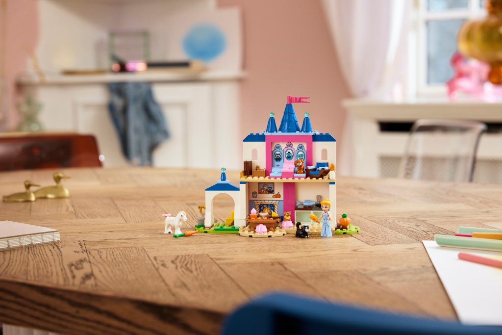 LEGO Disney Princess 43283 Château de Cendrillon et ses Amis Animaux