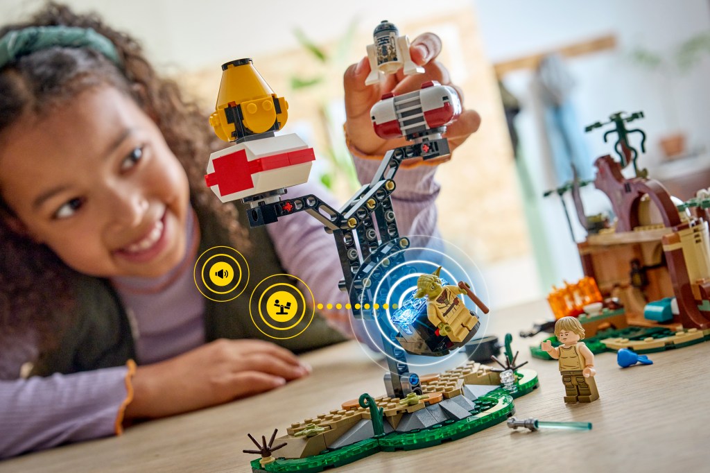 LEGO Star Wars 75422 SMART Play : la Hutte de Yoda et l’Entraînement Jedi