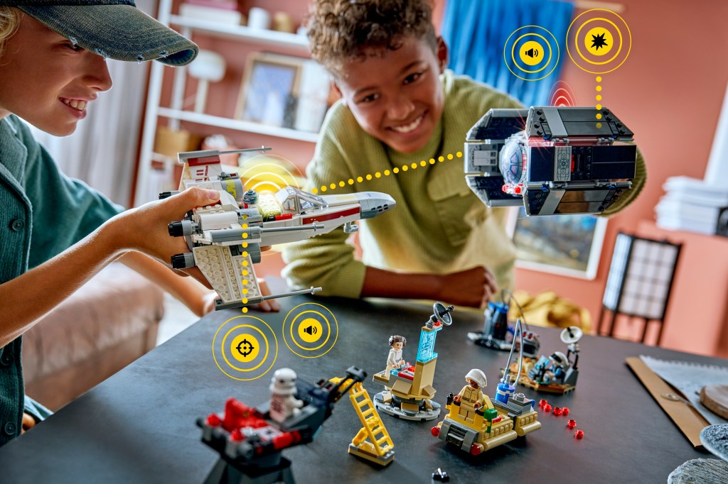 LEGO Star Wars 75423 SMART Play Le X-Wing Red Five de Luke