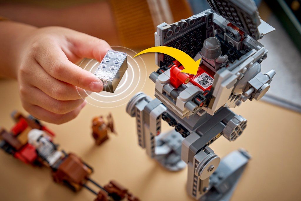 détails LEGO Star Wars 75424 SMART Play : l’Attaque du AT-ST sur Endor