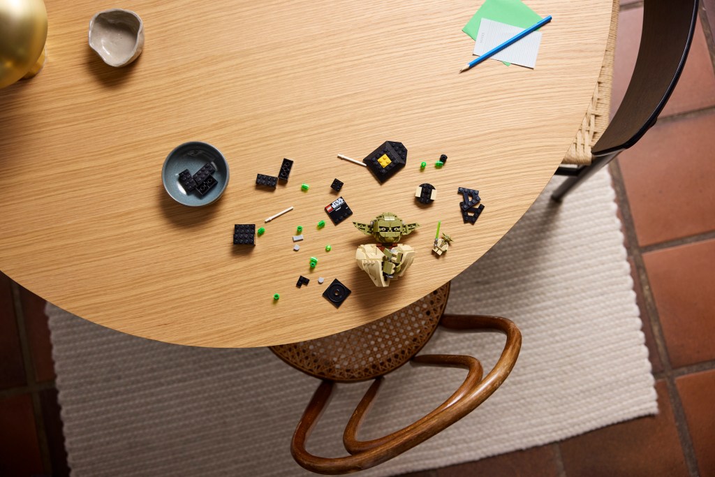 construction LEGO Star Wars 75438 Le Buste de Yoda