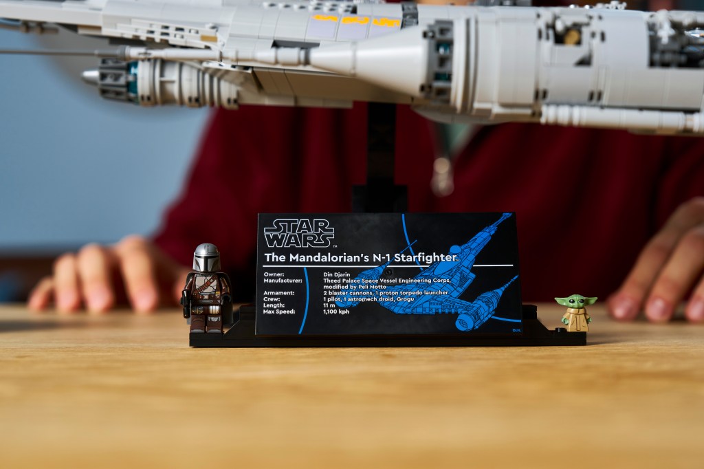 détails LEGO Star Wars 75442 Le Chasseur N-1 du Mandalorien