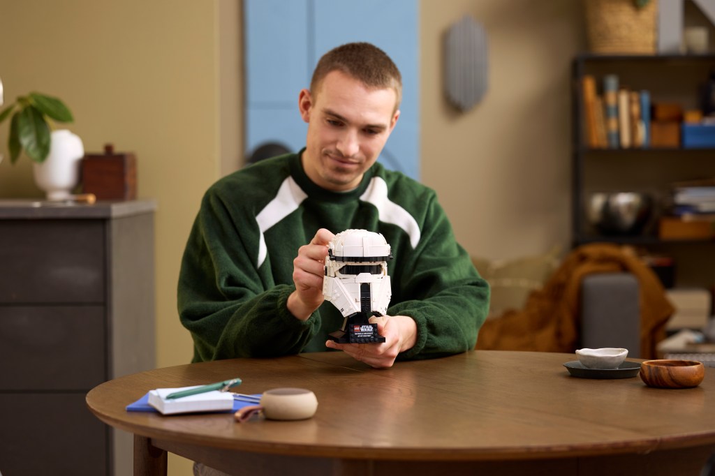 LEGO Star Wars 75458 Le Casque de Pilote d'AT-RT des Vestiges de l'Empire