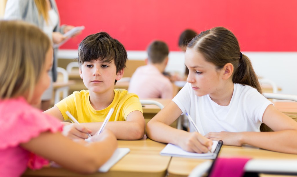 enfant qui aime diriger