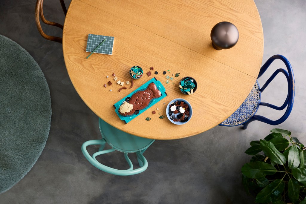 construction LEGO Ideas 21366 Les Loutres Câlines
