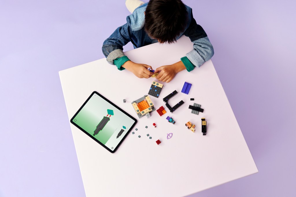 construction LEGO Minecraft 21584 Voyage entre le Nether et l’End