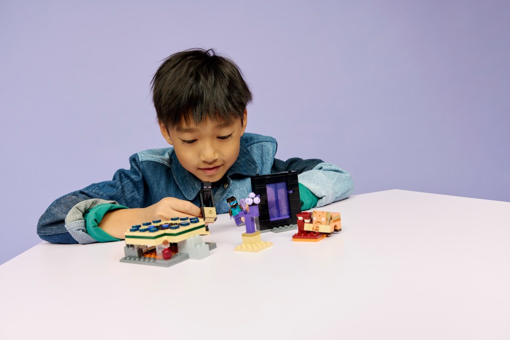 LEGO Minecraft 21584 Voyage entre le Nether et l’End