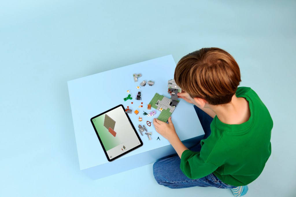 construction LEGO Minecraft 21586 Le Jardin Pâle