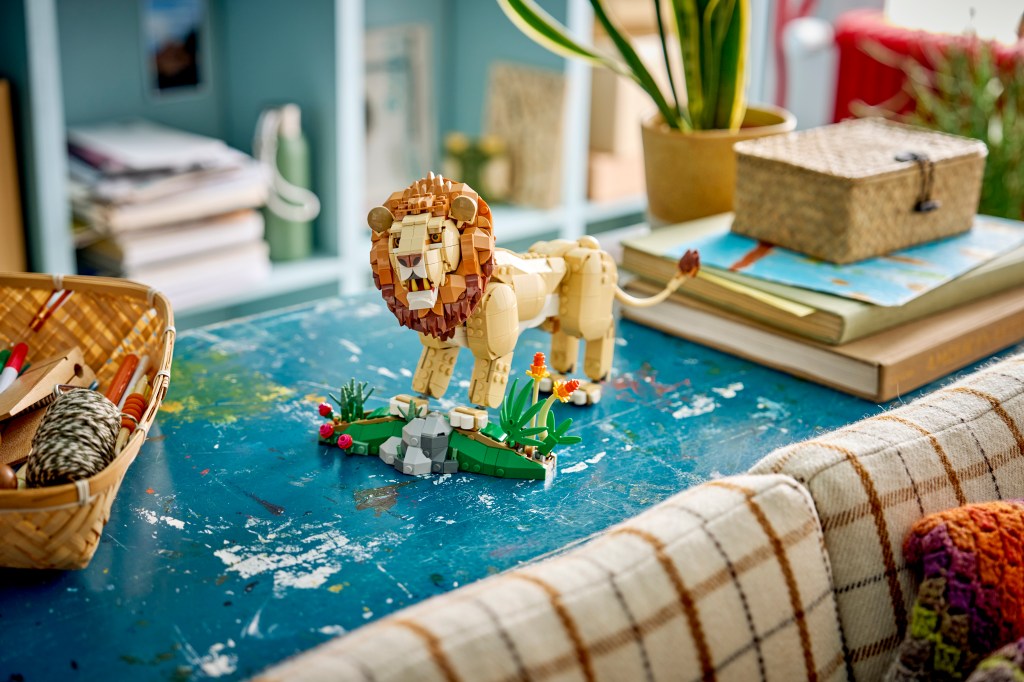 détails LEGO Creator 3-en-1 31386 Animaux Sauvages : Le Lion Majestueux