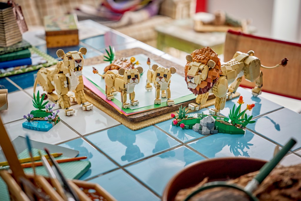 LEGO Creator 3-en-1 31386 Animaux Sauvages : Le Lion Majestueux