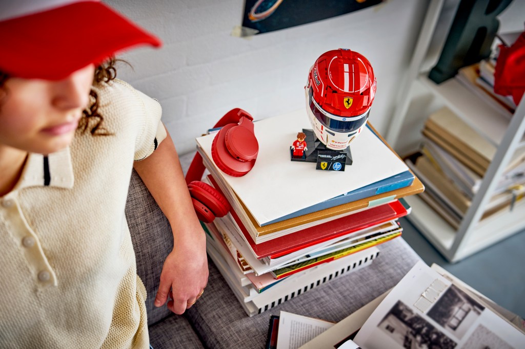 détails LEGO Editions 43014 Scuderia Ferrari HP Casque de Charles Leclerc