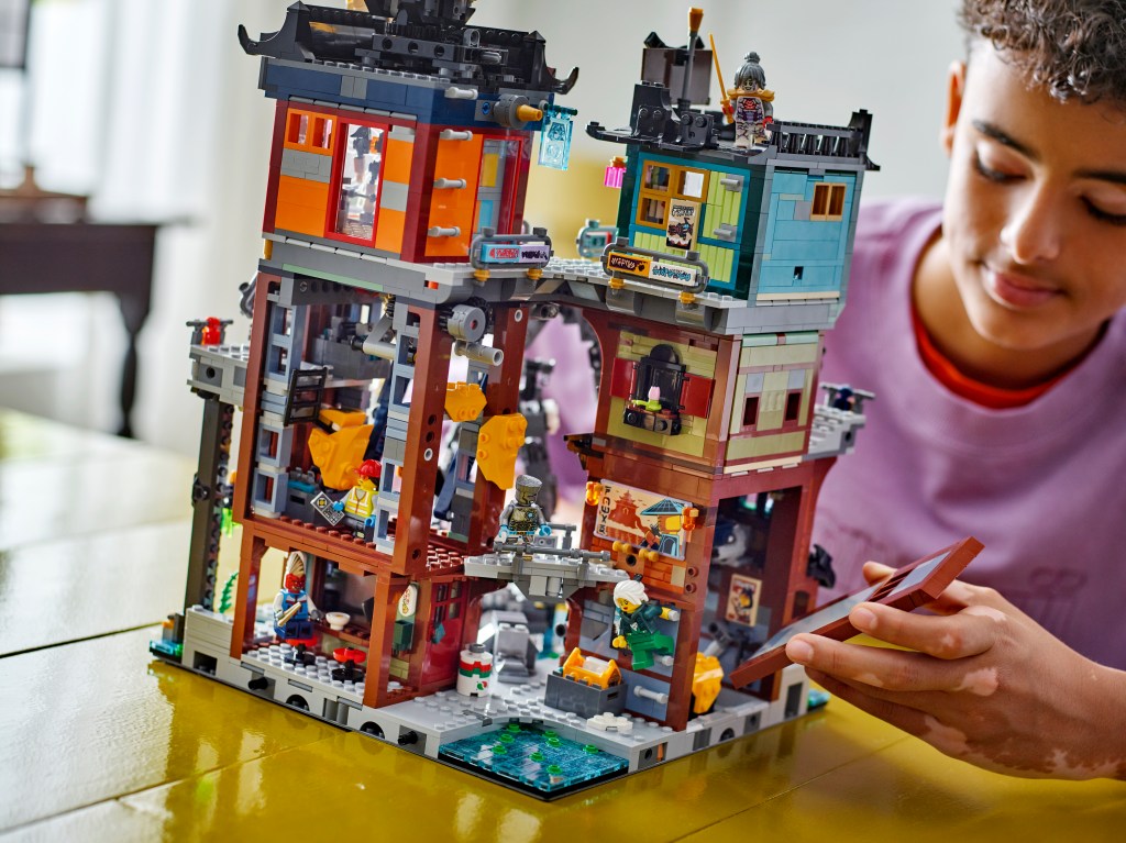 détails LEGO NINJAGO 71837 Ateliers NINJAGO® City