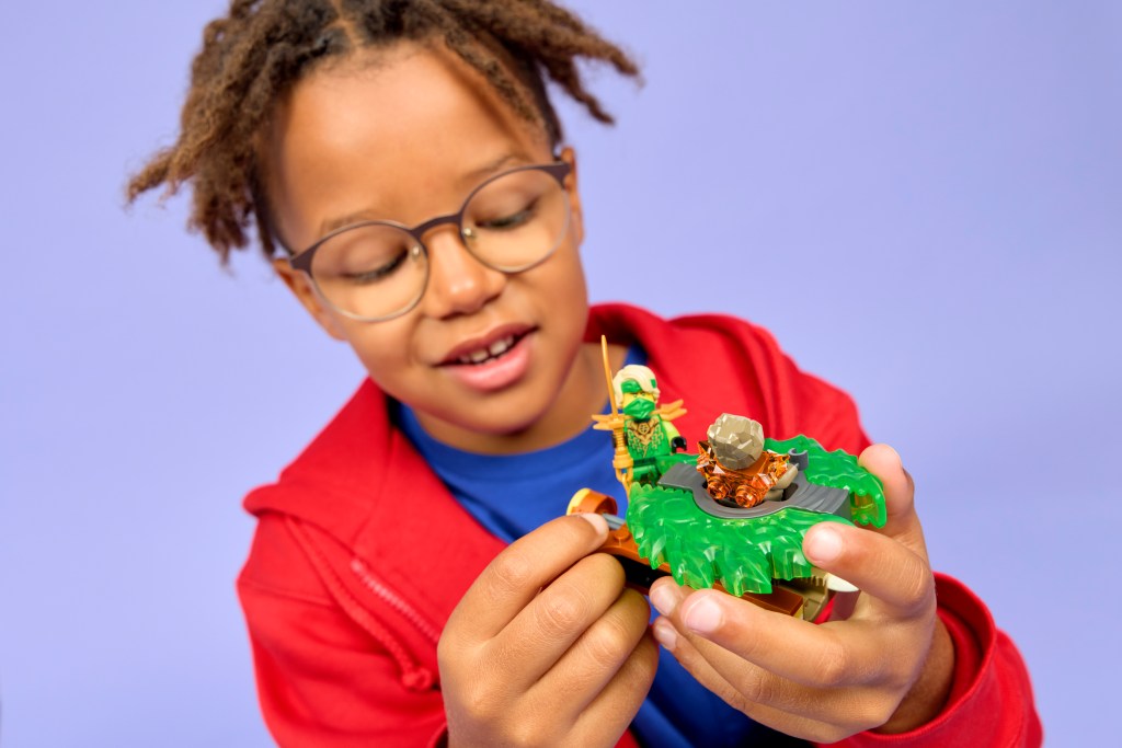 LEGO NINJAGO 71850 Lloyd contre la toupie du monstre de la Terre