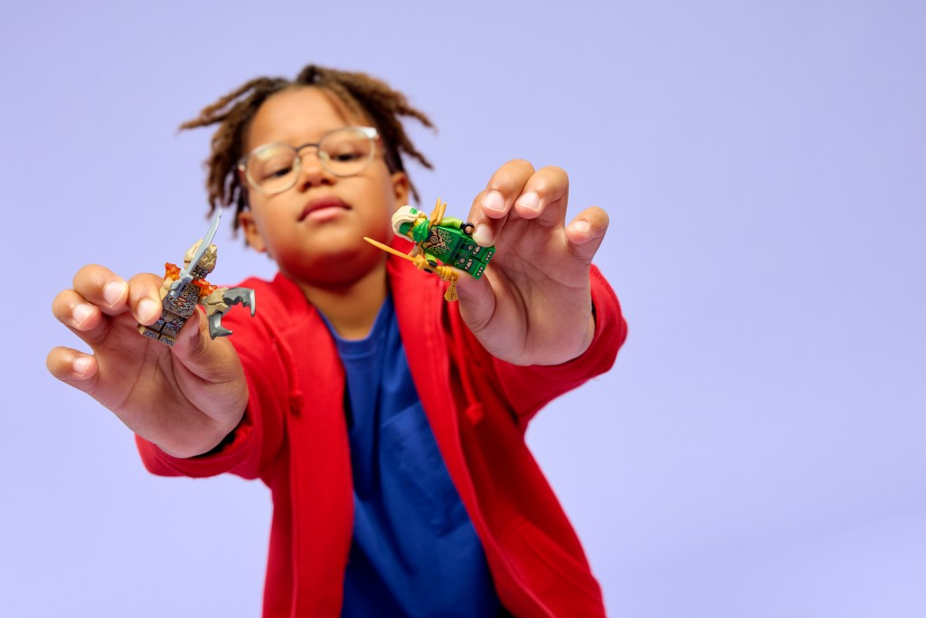 LEGO NINJAGO 71850 Lloyd contre la toupie du monstre de la Terre