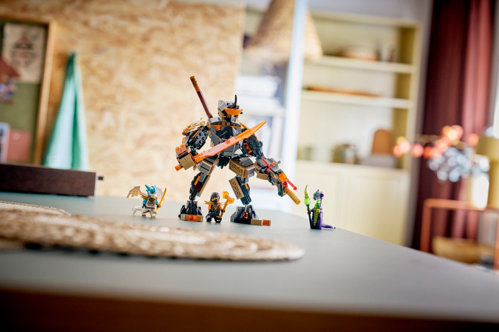 LEGO NINJAGO 71854 La mission du robot Cole et du dragon Zane