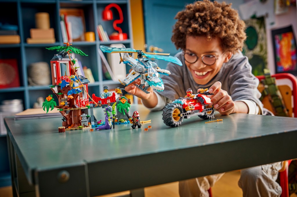 LEGO NINJAGO 71857 La cabane et les véhicules des Ninjas
