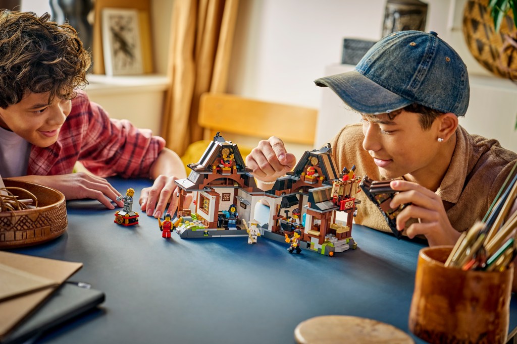 LEGO NINJAGO 71858 15e anniversaire - La forge des quatre armes