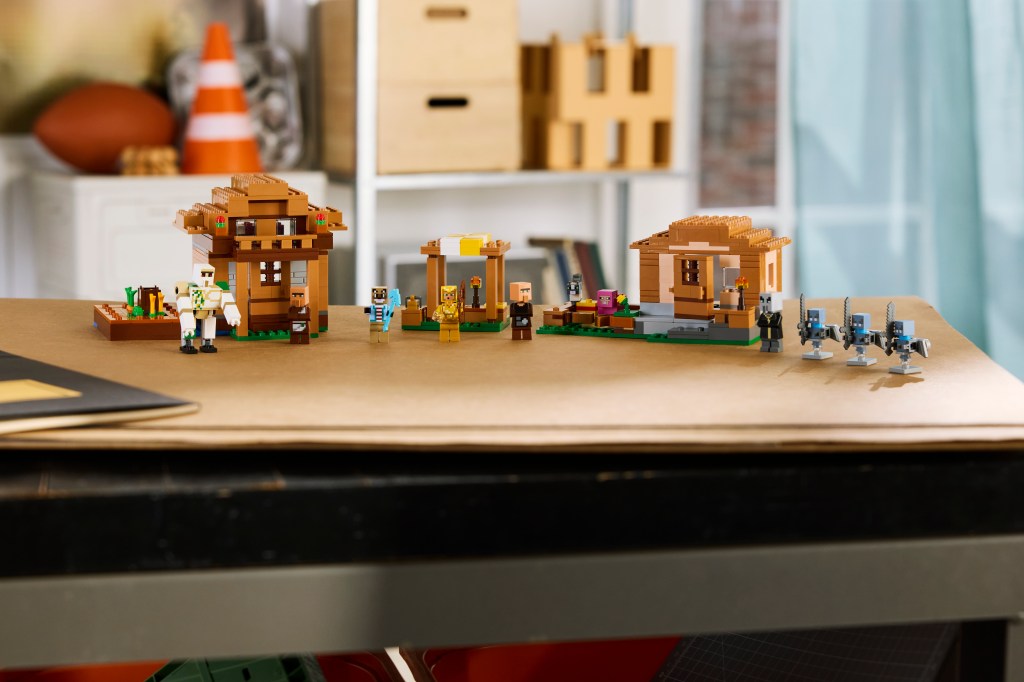 LEGO Minecraft 21596 L'Évocateur à l'Attaque du Village