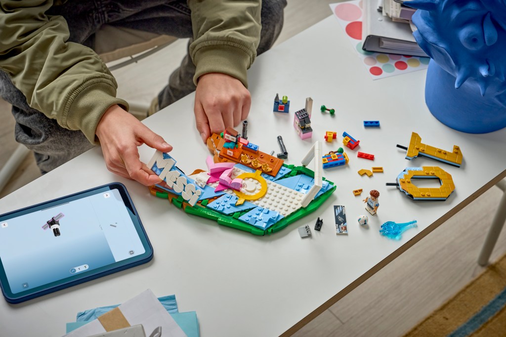 construction LEGO Editions 43011 Lionel Messi – Best Of