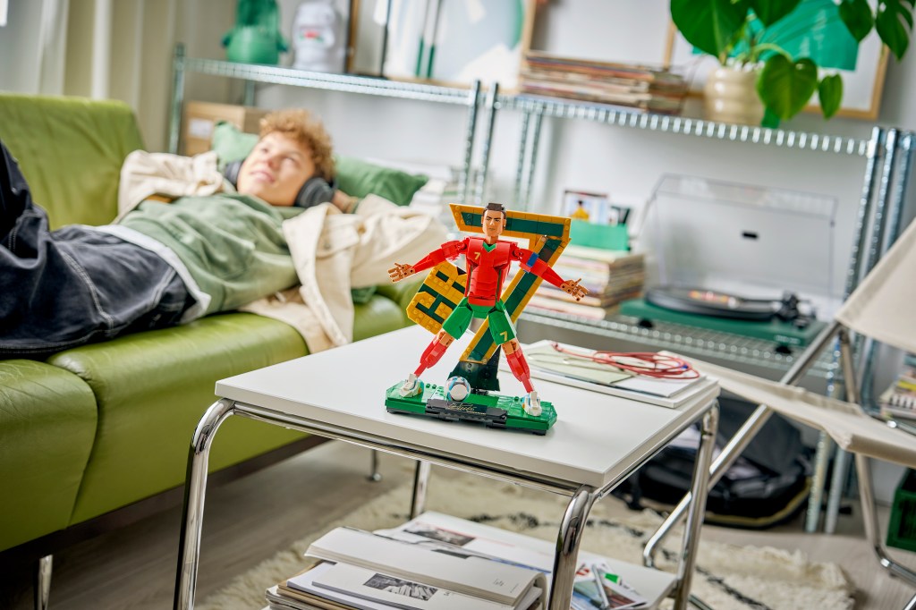 LEGO Editions 43016 Cristiano Ronaldo – Légende du Foot