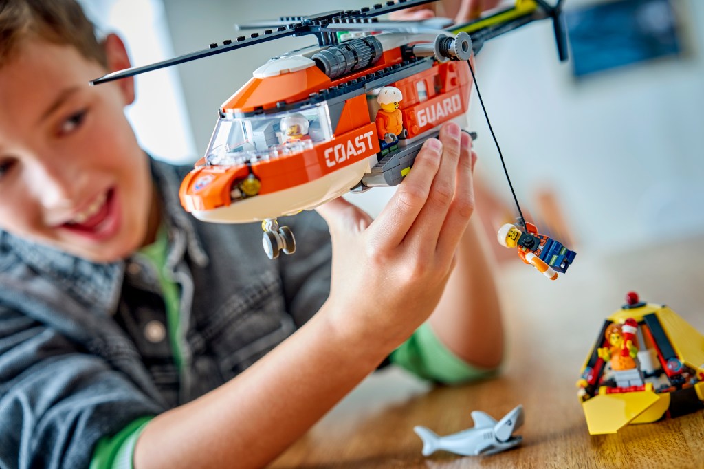 détails LEGO City 60503 L’Hélicoptère des Garde-Côtes