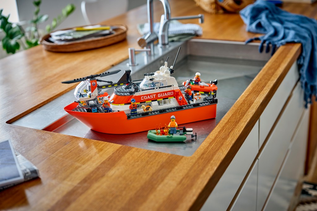 LEGO City 60504 Le Bateau de Sauvetage et l’Hélicoptère des Garde-Côtes