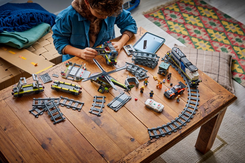 construction LEGO City 60508 Le Braquage du Train de Police