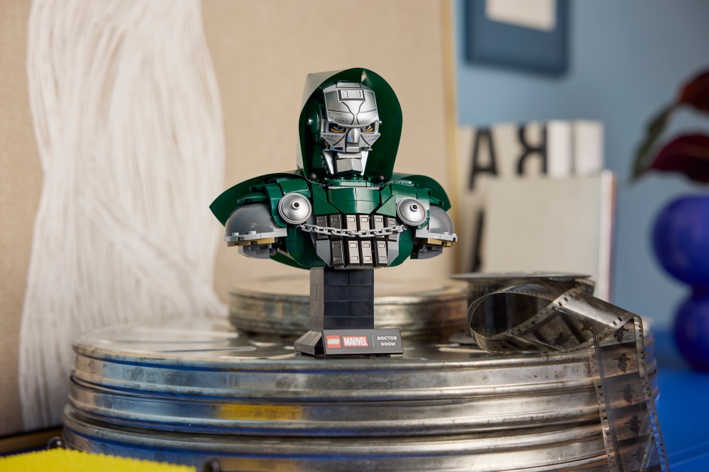 décoration LEGO Marvel 76345 Buste du Docteur Doom