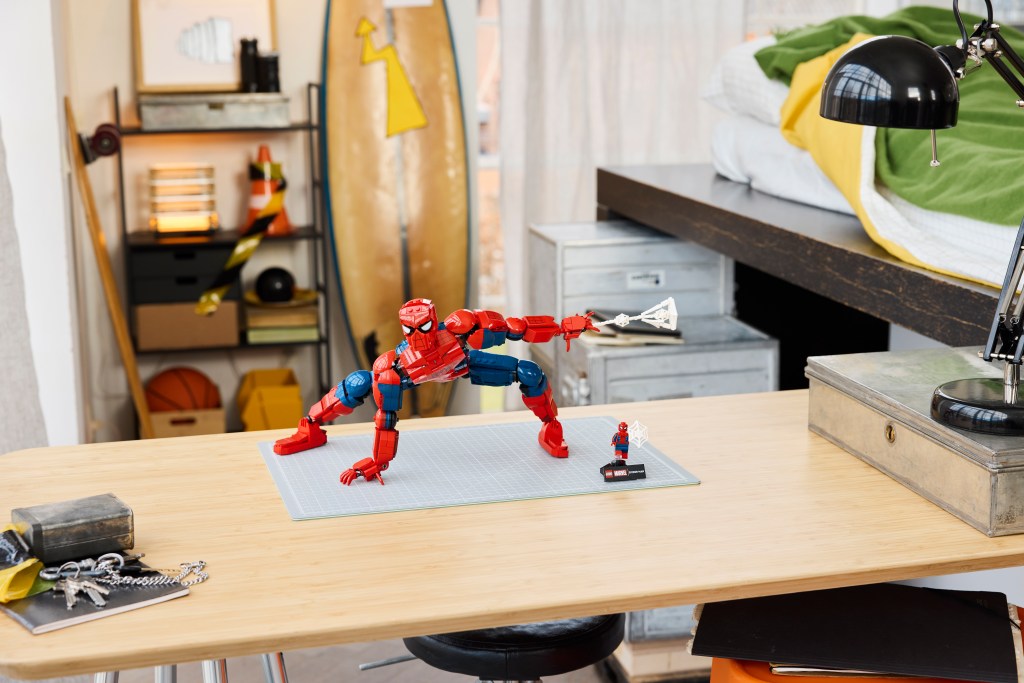 détails LEGO Marvel 76346 Spider-Man, la Figurine de Héros