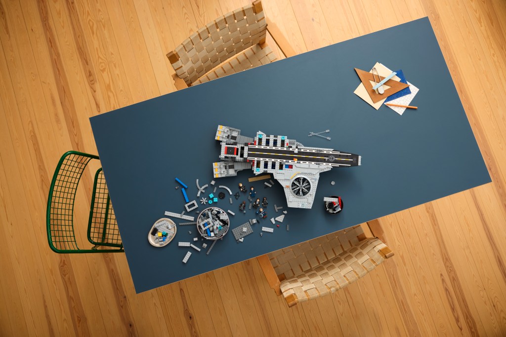 construction LEGO Marvel 76354 L'Héliporteur du SHIELD