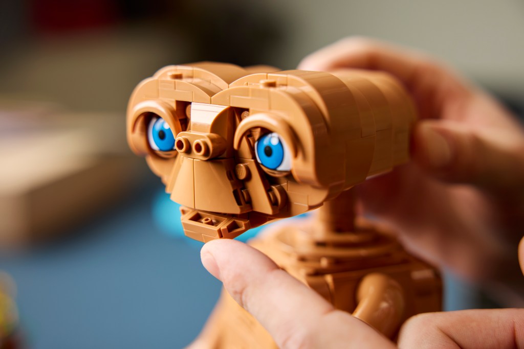 détails LEGO Ideas 21370 E.T. the Extra-Terrestrial