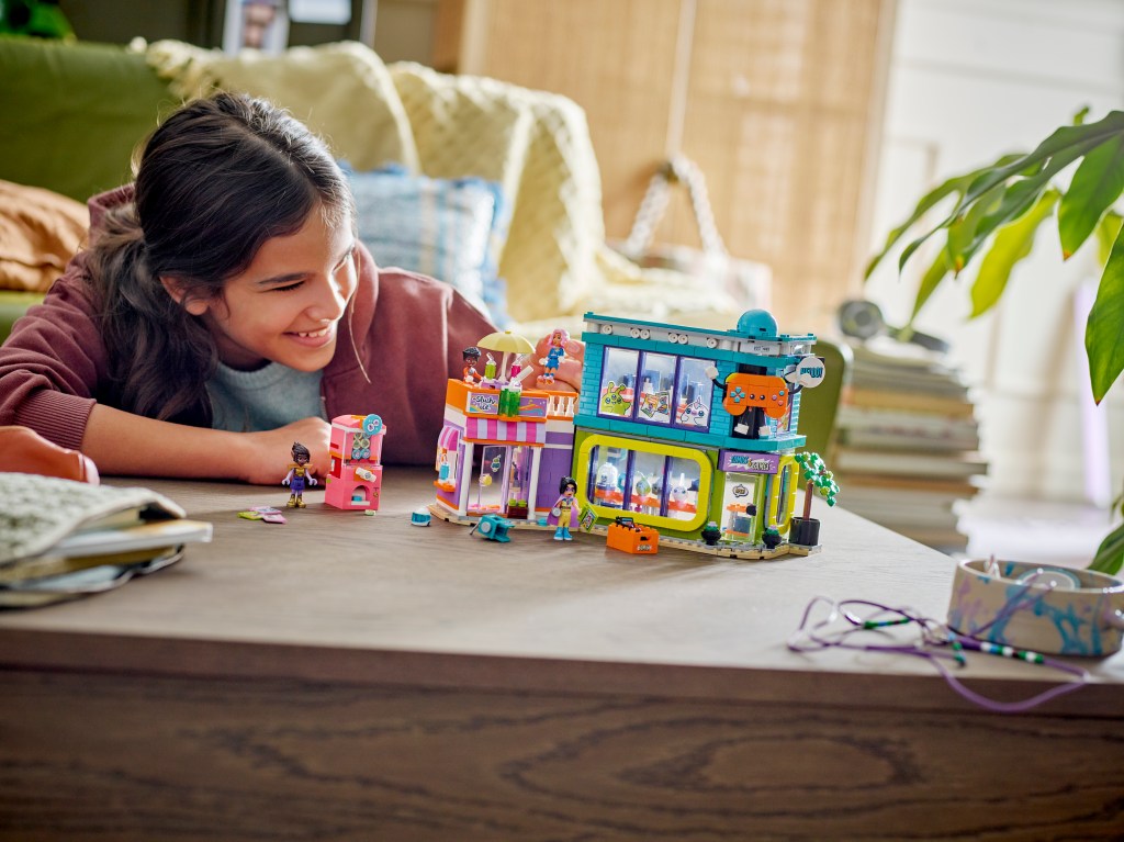LEGO® Friends 42674 La Boutique de BD et de Jeux