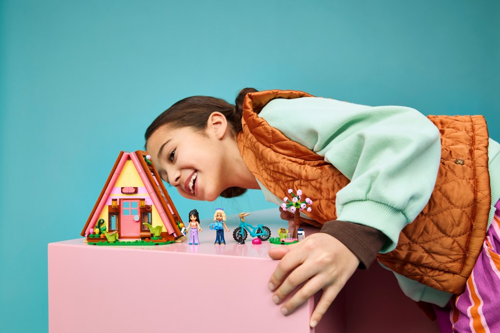 détails LEGO® Friends 42682 La Cabane dans la Nature