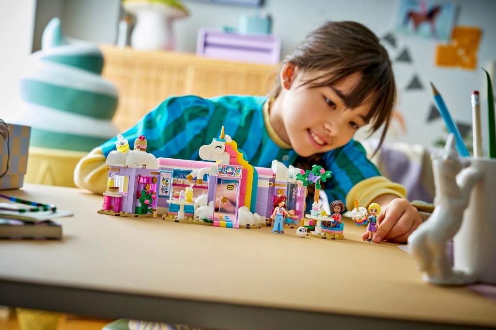 LEGO® Friends 42684 Le Café Licorne