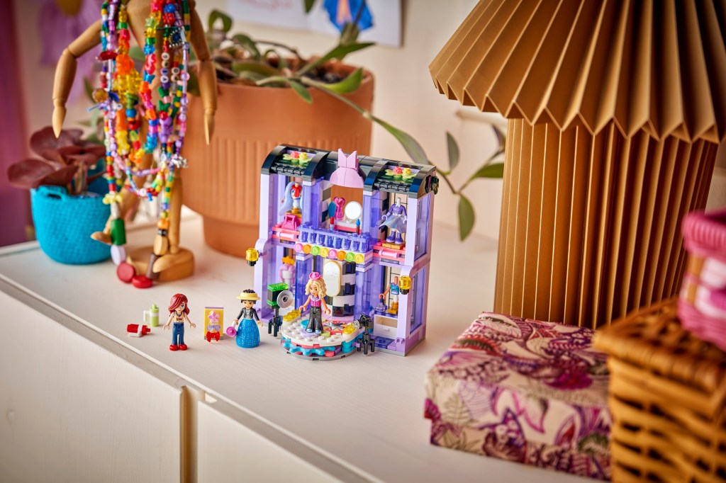 détails LEGO® Friends 42685 Le Défilé de Mode de Heartlake City
