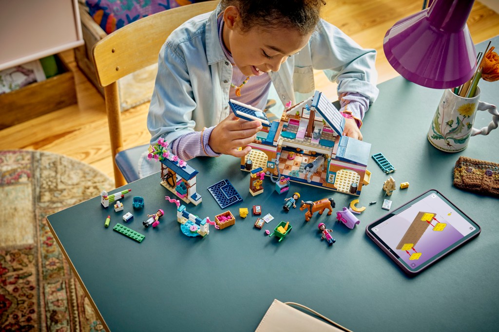 construction LEGO® Friends 42688 L’Écurie et l’École d’Équitation