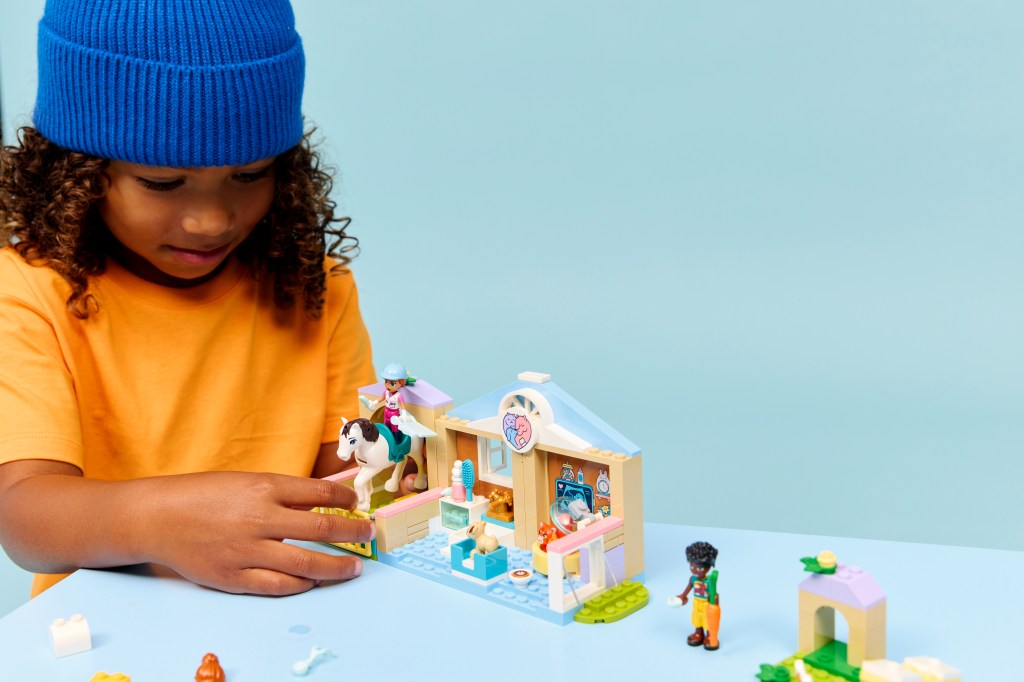 détails LEGO® Friends 42696 La Clinique Vétérinaire