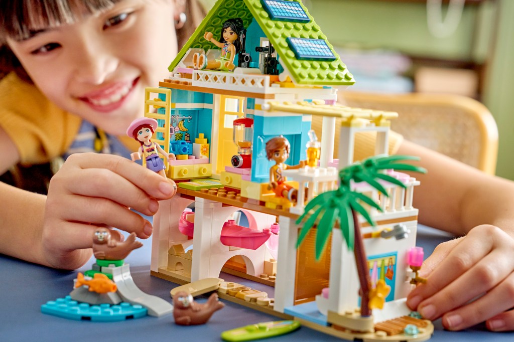 détails LEGO® Friends 42699 La Maison sur la Plage et les Phoques