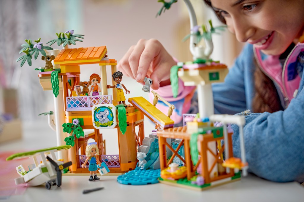 détails LEGO® Friends 42701 L’Habitat et le Centre de Soins des Koalas