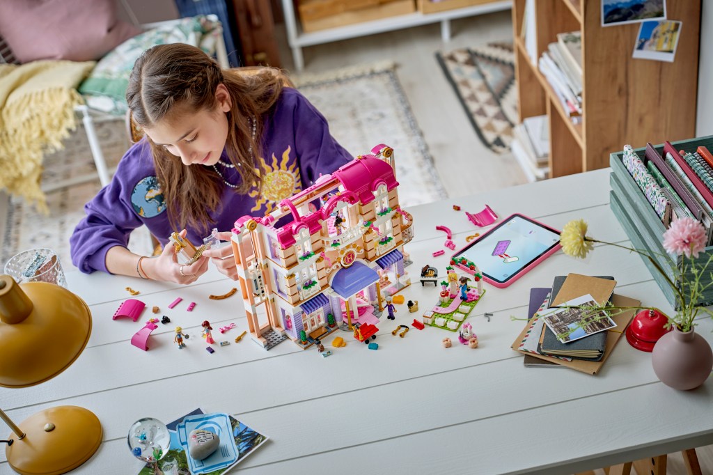 construction LEGO® Friends 42704 Le Grand Hôtel de Heartlake City