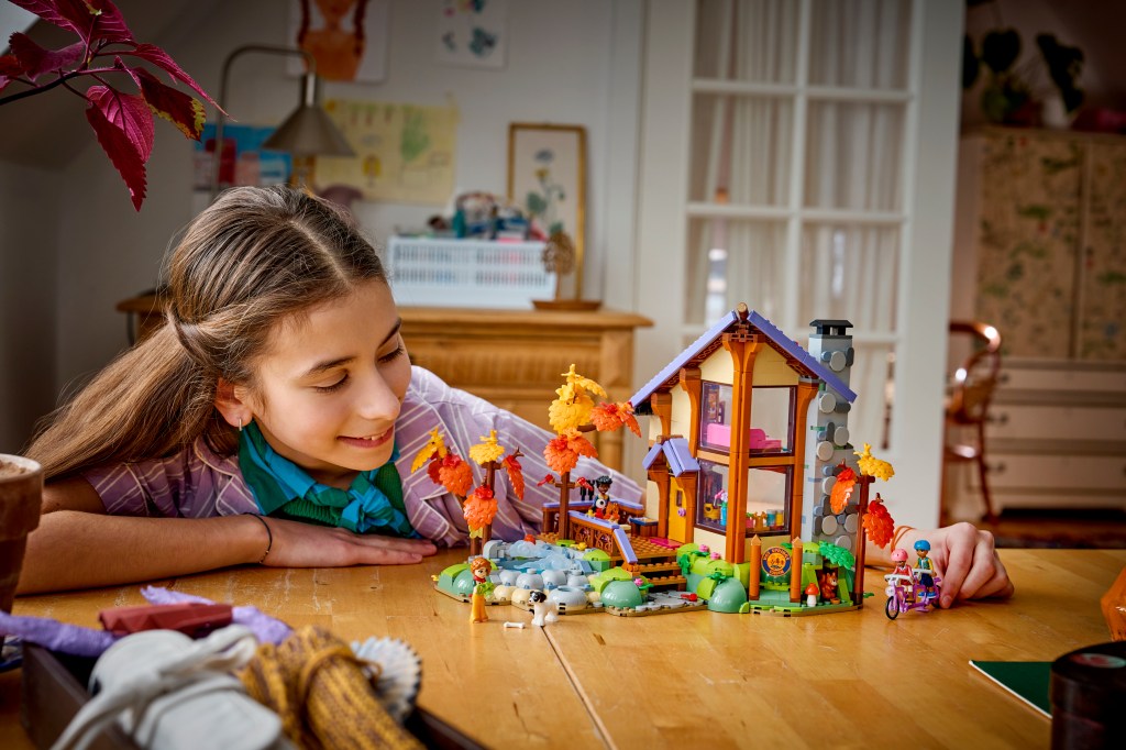 LEGO® Friends 42705 La Cabane Chaleureuse dans la Forêt