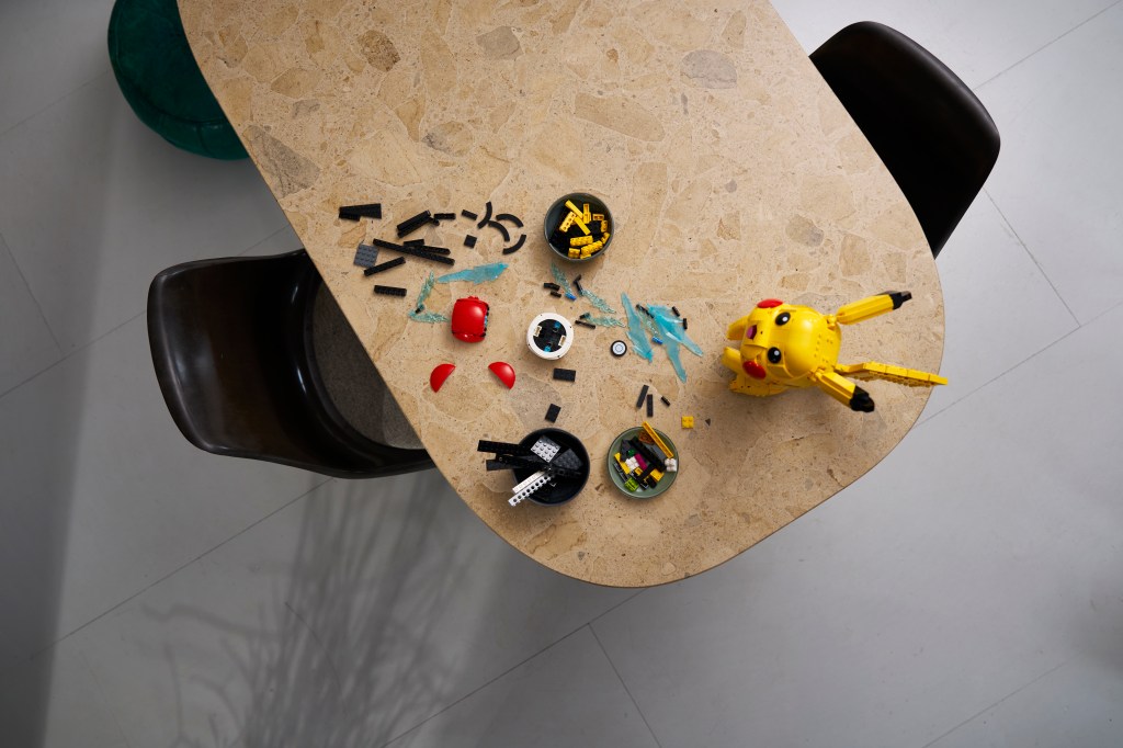 construction LEGO Pokémon 72152 Pikachu et Poké Ball