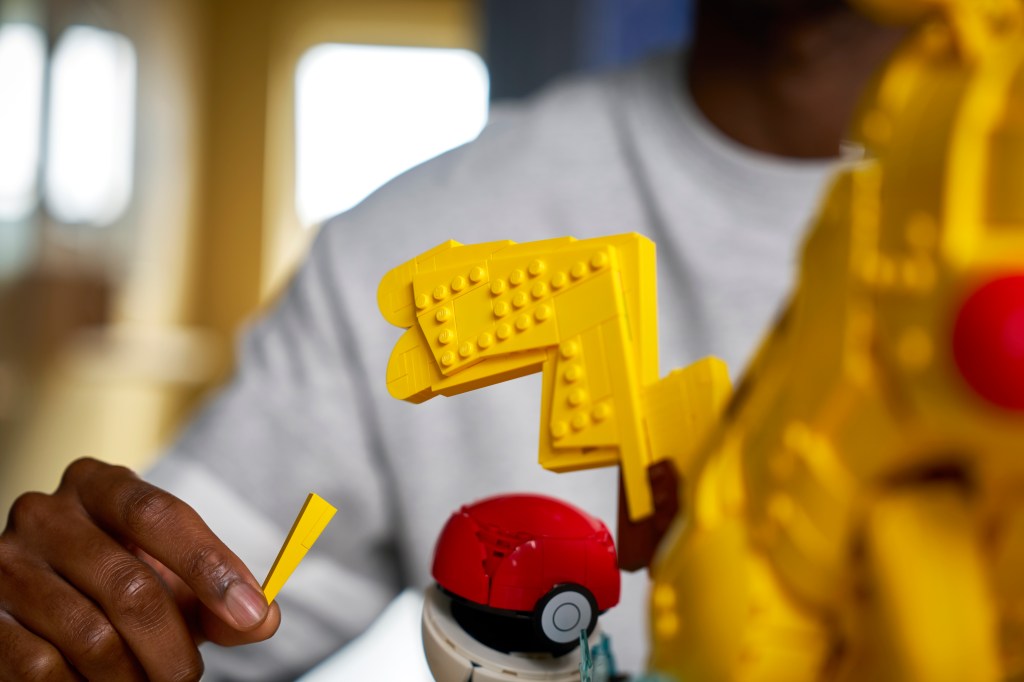 détails LEGO Pokémon 72152 Pikachu et Poké Ball