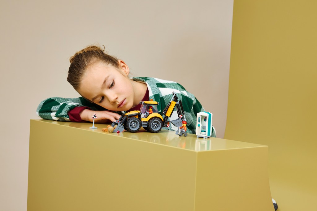 LEGO City 60480 Le Tractopelle Jaune