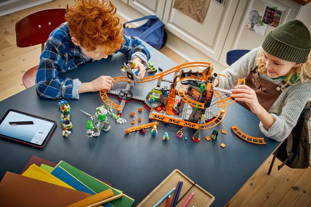 construction LEGO City 60501 Le Parc d'Attractions de Lava Land